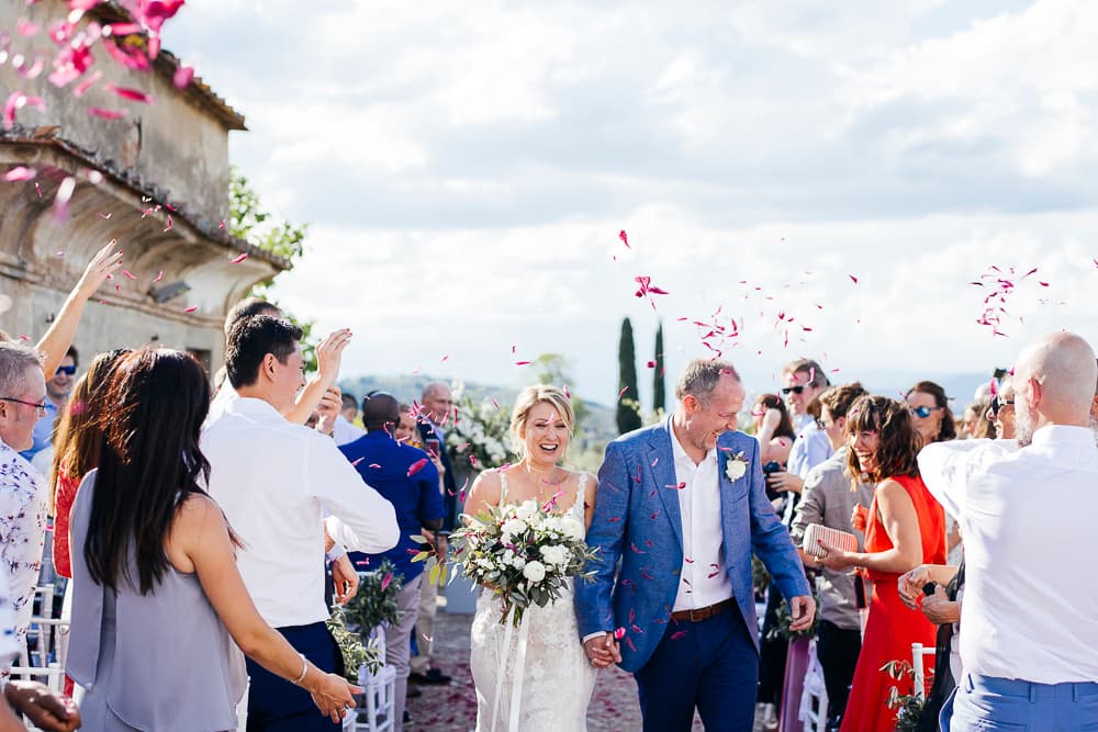 Elegant wedding ceremony at a Tuscan villa