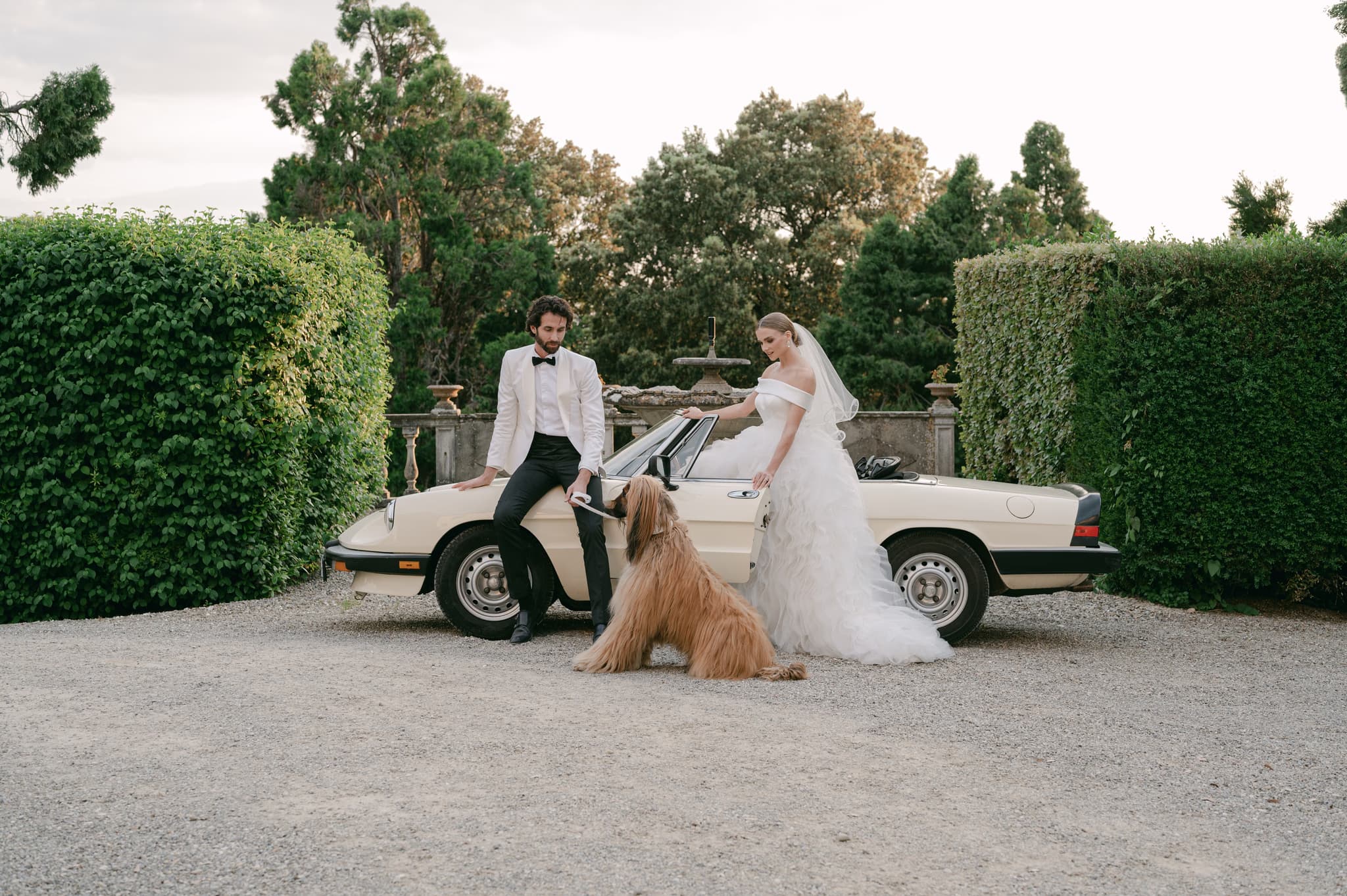 Candid moment of a luxury wedding couple in Tuscany